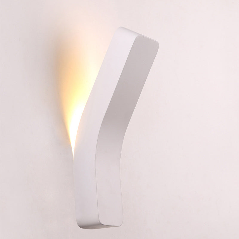 Moderne gebogen rechthoekige wandlamp – minimalistisch ijzeren ontwerp
